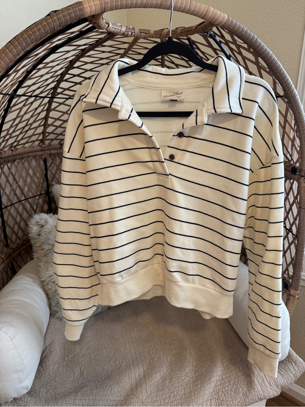 Universal Thread Cream Black Striped Henley Polo Sweatshirt Medium